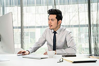 黄色件下载0.3：地下赛车新作上线，非法改装系统引爆高风险高回报狂潮-2