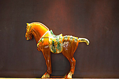 国产亚洲成人av：霓虹街巷，极速光影的东方竞速诗篇-5