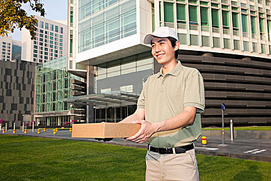 黄色软件免费APPOPPO：《极限竞速》跨界联动，亮黄超跑限时任务今日开启-2