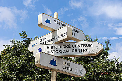 天美传媒麻豆视频：极速片场，光影飞驰，导演你的飙车大片