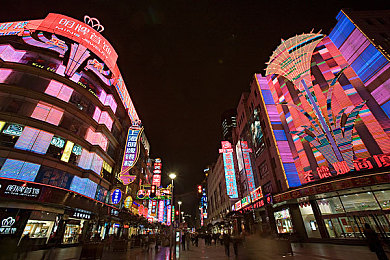 露胸app：专业赛车模拟新作深度评测，真实改装与赛道征服全解析-3