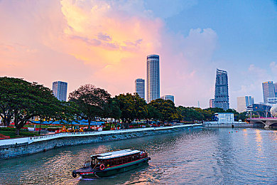 公猪配美女:《极速庄园》今日上线,体验赛车狂飙与田园经营的双重魅力-4