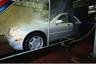 密桃成人A V:夜幕疾驰,都市密语与改装齿轮的交响诗篇-2