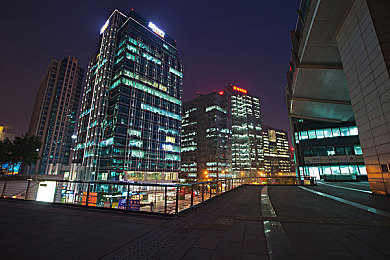 夜间十大禁用：驾驭暗夜法则，在霓虹都市中竞速生存-2