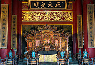 男生和女生搞机的应用：双人协作改装梦想座驾，真实竞速体验极致驰骋-2