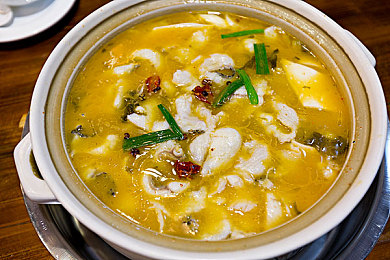 美女不穿衣服应用：极速衣橱，赛车女郎的虚拟时尚与性能对决-2