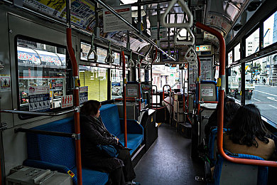 火辣椒福利导航：极速赛道资源争夺战今日上线，动态决策点燃竞速新玩法