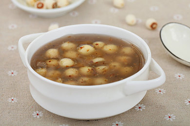 黄色软件轻量版：极简赛车新作发布，光影动态赛道颠覆传统驾驶体验-2