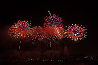 黄色软件3.0破解版：极速代码，虚拟引擎中的真实赛车手幻想曲-3