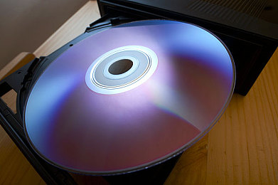 2024年免费黄色网址:霓虹谷极速对决,全新免费赛车游戏深度试玩与制胜攻略全解析-3