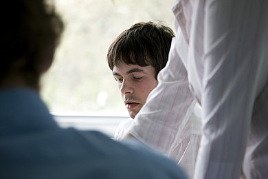 中国少妇XXXXxX：都市主妇的双面人生，霓虹夜幕下的速度与温情-5