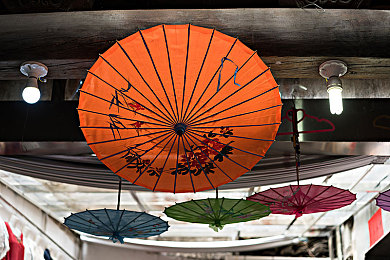 华为手机有黄色软件吗：虚拟竞速新作上线，化身数据卫士驰骋赛博防线-4