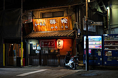 十大禁看软件：霓虹工作室新作引发争议，虚拟竞速游戏模糊现实道德边界-3