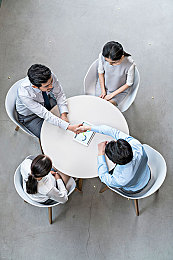 男生和女生差差差差差差差：极速狂飙地平线新数据揭示，不同性别玩家驾驶策略迥异-1