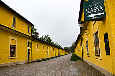 色多多黄色视频：疾光幻影，赛道色谱极速挑战-2