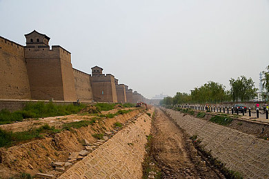 幼儿福建UU：童趣赛车穿越文化土楼，亲子共驾畅游奇幻赛道-3