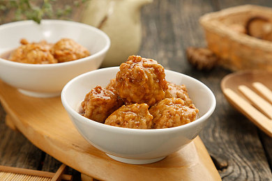 阿娇与冠希最猛的一次：极限竞速巅峰对决，暴雨赛道演绎竞速艺术-2