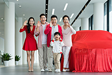 女孩打扑克差差差:卡牌策略革新竞速手游,双轨玩法颠覆传统赛道体验-3