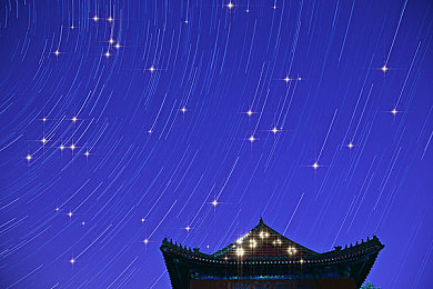 天美麻花星空果冻传媒的背景故事:虚构传媒巨头操控赛事内幕,极速幻境星轨传说今日引爆科幻竞速新潮流-3