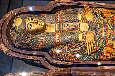 成人a∨：赛博朋克驾驶新作今日上线，硬核改装与道德抉择重塑真实都市狂飙-3