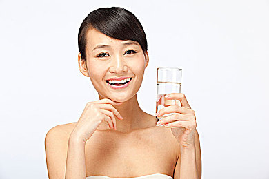 3.3.3免费OPPO版破解大全：极速幻影，霓虹赛道上的改装狂飙与无限金币竞速指南-4