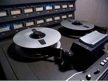 麻豆传媒水电工：修车如修水管，体验另类汽修人生模拟游戏-2