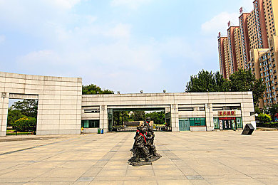 国产乱伦视:血脉同源,赛道争锋,中国汽车工业竞速纪事-2