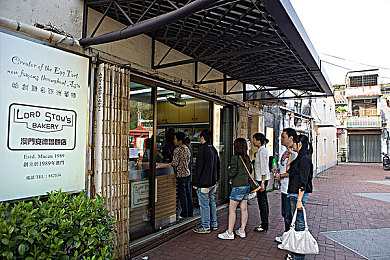 71nccc最新版本更新内容：霓虹峡谷竞速，动态调校与车队风云-2