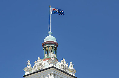 成人黄色APP下载：霓虹城狂飙，深度改装与街头竞速的赛博迷幻之旅-3