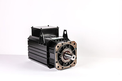 打扑克又疼又痛APP：极速狂飙脑力全开，策略卡牌点燃赛道对决-2