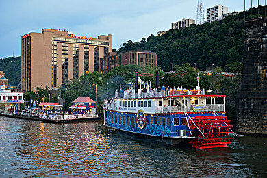 女生啊你tm别舔了：极限竞速新境界，告别护栏拥抱纯粹驾驶艺术-1