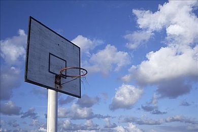 3p丈母娘：未来都市上演另类竞速，三位女婿合力挑战高难度家庭考验-4