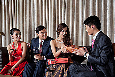 91sese：竞速新纪元，揭秘极致驾驶中的操控与速度平衡哲学-3