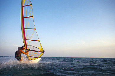 AV剧情：极速回响，用引擎轰鸣讲述一段热血人生-4