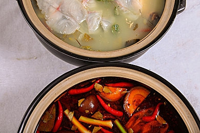 脱掉裤子打屁股色情网站：深夜狂飙新作上线，硬核惩罚机制引爆街头赛车热潮-3