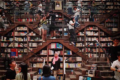 草莓视频APP下载站长统计：极速狂飙，你的驾驶数据正在默默记录一切-2