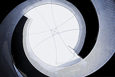 夜里18禁：暗幕疾驰，成年竞速的感官试炼场-2