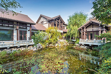 男生女生差差：极速幻影驾驶风格揭秘，赛道策略与平衡技巧全解析-1