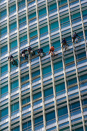 差差的软件：当赛车游戏遇上物理引擎崩溃，荒诞竞速引爆另类欢乐