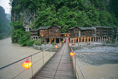 快色TV：复古像素赛车融合直播秀，霓虹赛道狂飙引爆观众热度-3