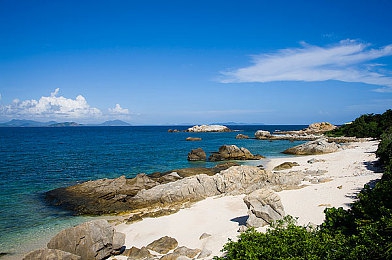 国内乱伦视频：极速赛道亲缘对决，改装竞速承载家族恩怨情仇-2