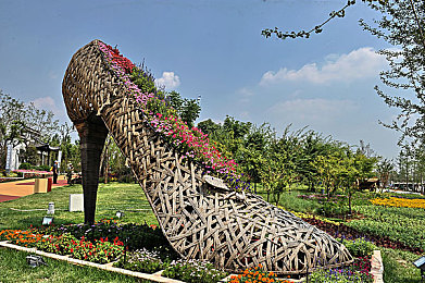 国产黄色AV:国产竞速新作引爆热议,亮黄超跑开启视听风暴-4