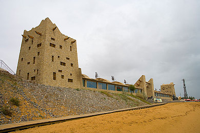 里番agc：驾驭现实与幻想，动态赛道颠覆竞速新体验-3