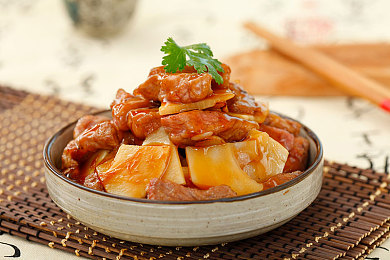 老师让我吃她胸 摸她奶樱花：《樱花学园》评测引热议，深度解析师生羁绊与青春传承的隐喻艺术-2