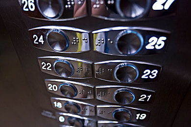 不打烊黑料：霓虹夜幕下的街头密档，永不熄火的竞速棋局-2