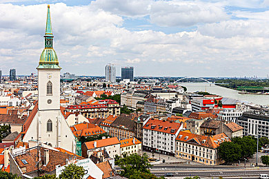 国产成人综合Av：深度评测揭秘，国产赛车新作如何融合成人叙事与硬核竞速体验-2