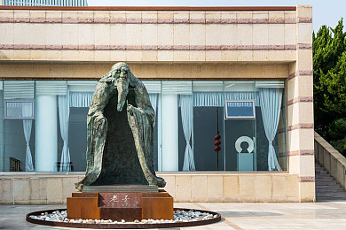 色噜噜色综合：霓虹竞速未来都市，视觉盛宴色彩解谜-3