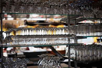 男男暴菊gay无套网站：极速贴影，零距博弈，弯道外科手术竞速艺术-2