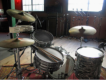 说服娇妻第一次3p成功的经历:竞速之绊,三重协奏解锁虚拟伴侣的终极信任试炼-4