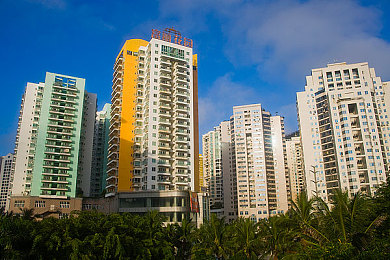 app黄：在崩溃的赛道上重构速度，数据洪流中的像素飞驰-2